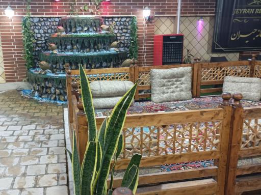 عکس باغ رستوران جیران