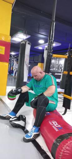 باشگاه رزمی ورزشی کیک بوکس 