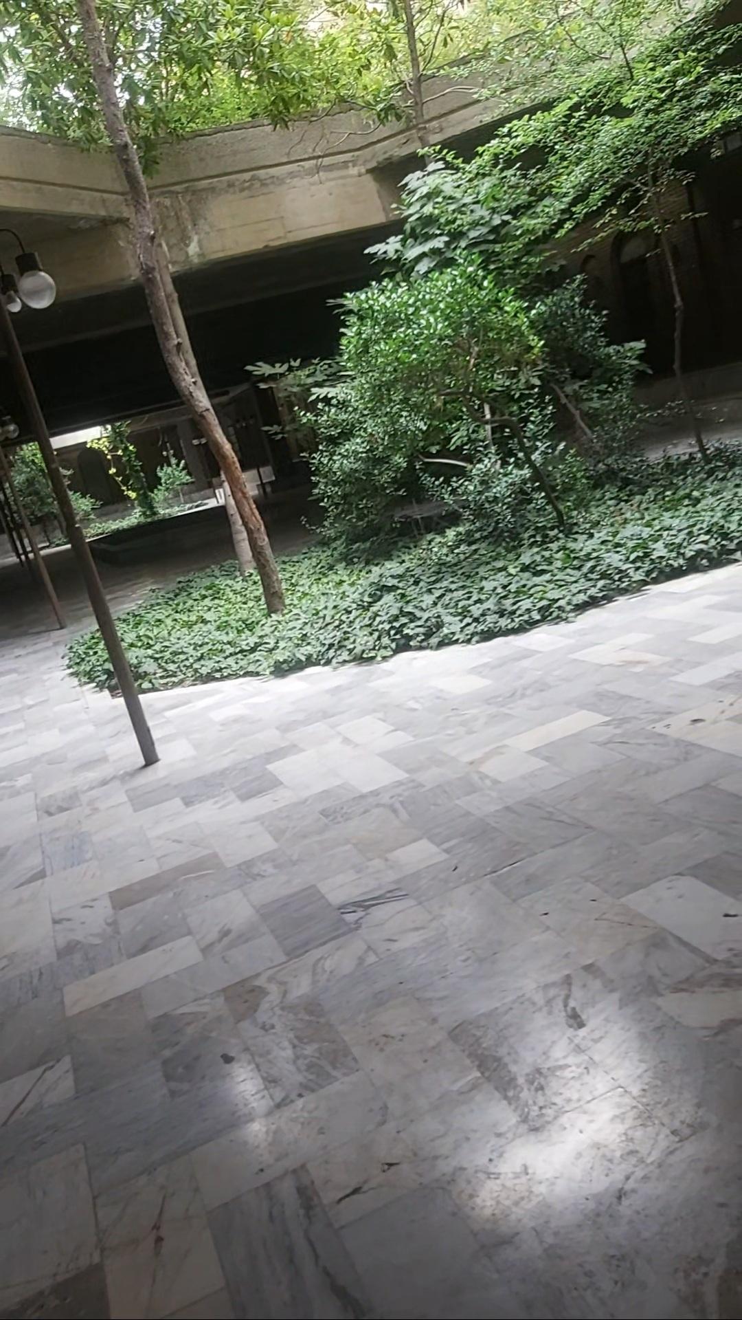 عکس کتابخانه آیت الله خویی