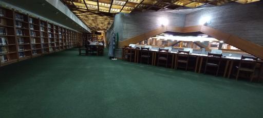عکس کتابخانه آیت الله خویی