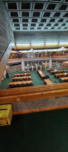 عکس کتابخانه آیت الله خویی