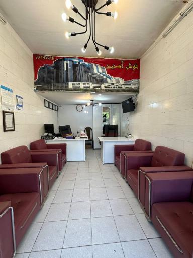 عکس مشاور املاک شریف