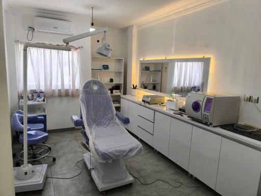 عکس کلینیک پوست مو و زیبایی دکتر محمدرضا کرم