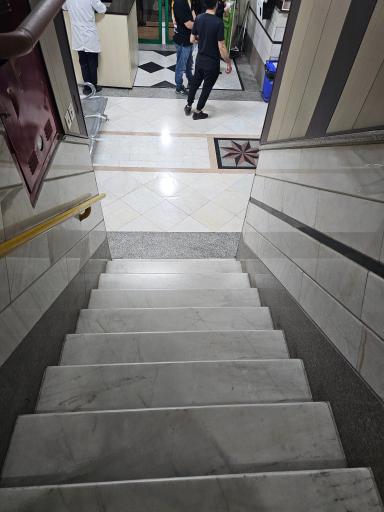 عکس مجتمع درمانگاهی خیریه ولی عصر