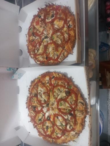 عکس پیتزا فست فود آدرین