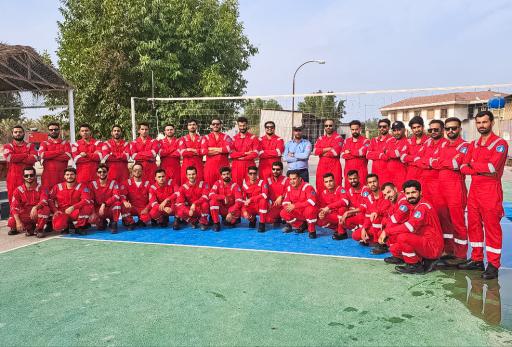 عکس اداره آتش نشانی پایانه های نفتی خارک