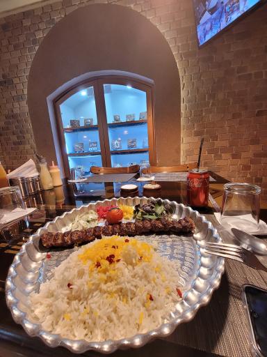 عکس رستوران سنتی مسی