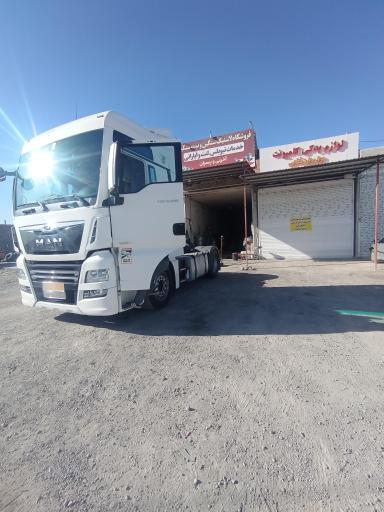 عکس فروشگاه لاستیک سنگین و نیمه سنگین آخرتی