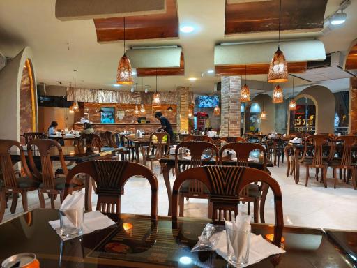 عکس رستوران سنتی مسی