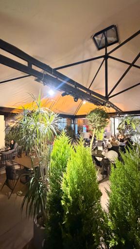 کافه رستوران عدن