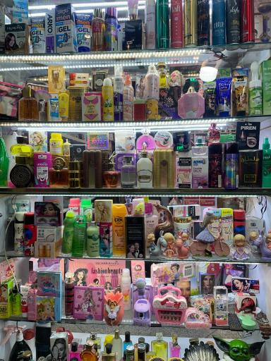 عکس فروشگاه آرایشی توکیو