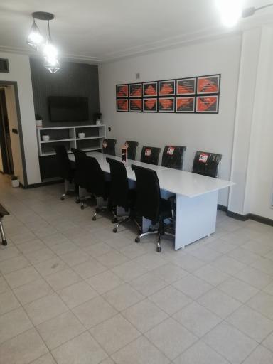 آموزشگاه فنی حرفه ای بازارهای مالی مانی