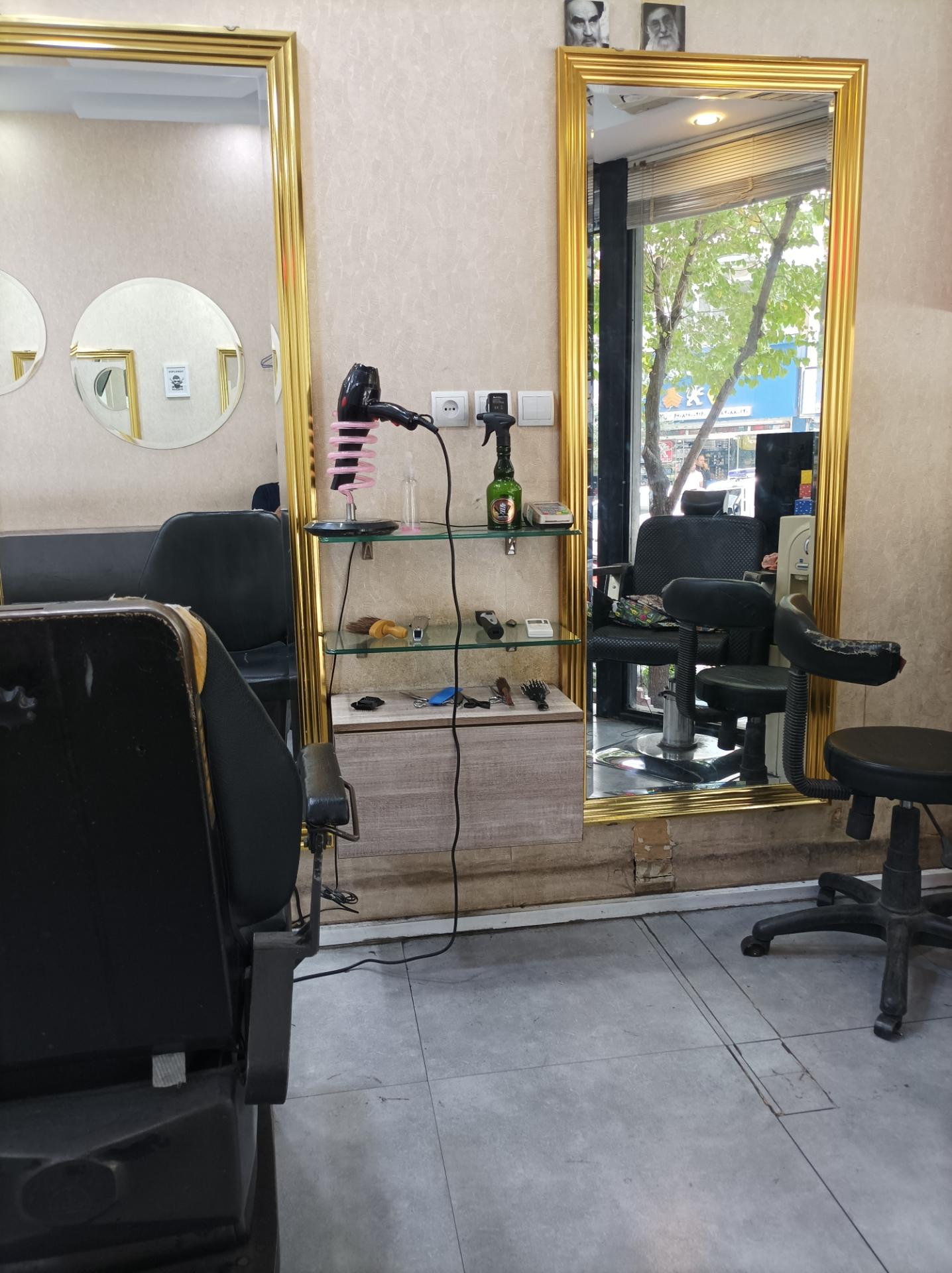 عکس آرایشگاه مردانه دیپلمات 