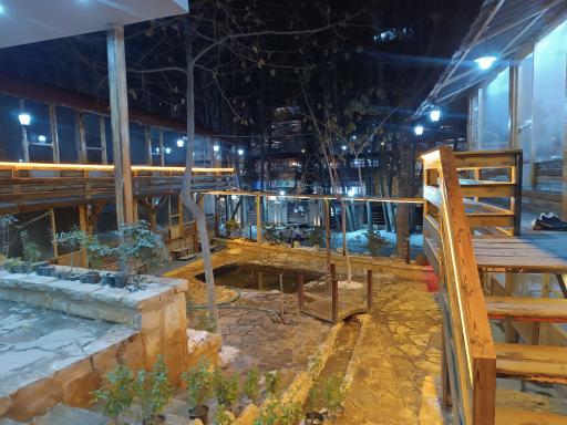 عکس رستوران شب چراغ ابرده