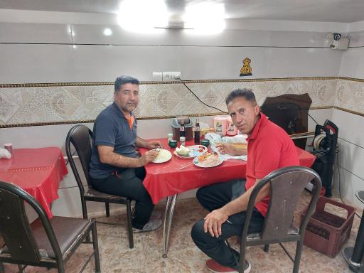 عکس غذاخوری دلپذیر