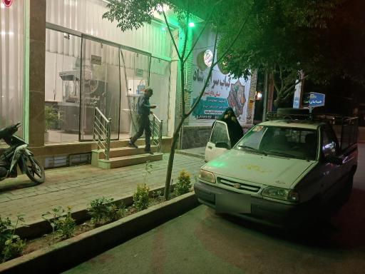 عکس کباب‌سرای شاد
