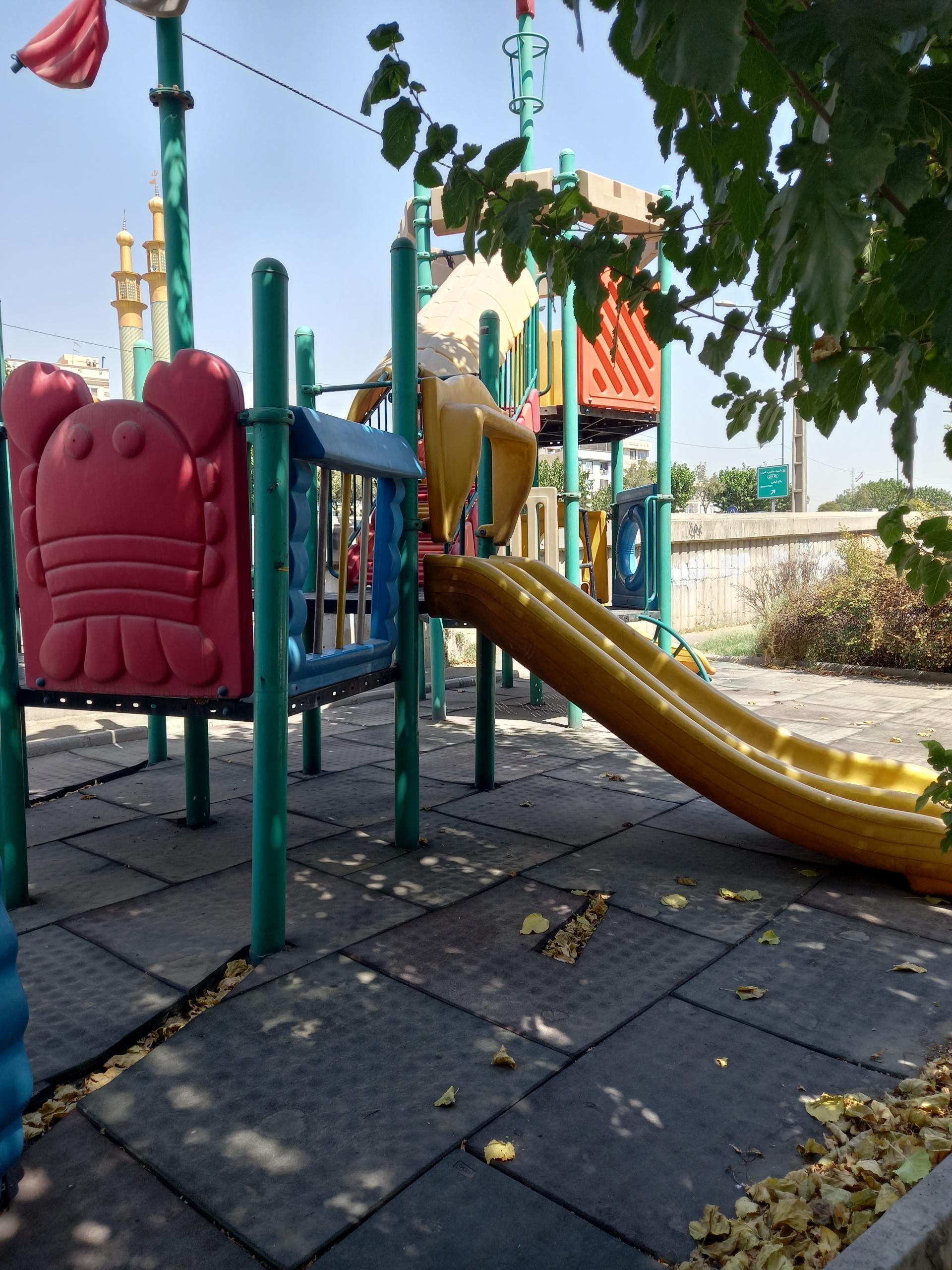 عکس زمین بازی کودکان 