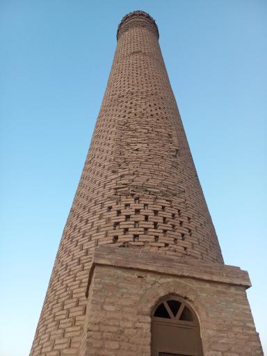 عکس آرامگاه امیر ارسلان جاذب