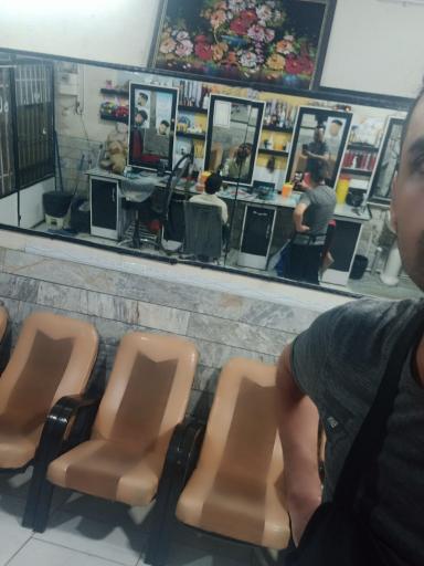 عکس آرایشگاه مردانه سالارخان