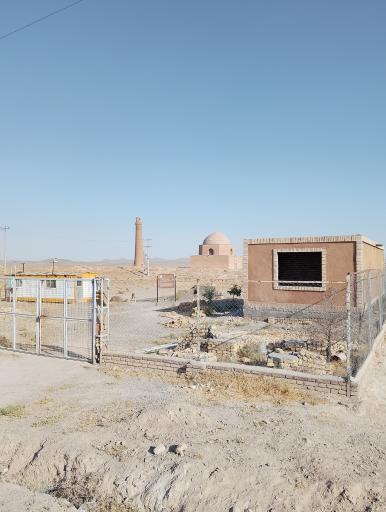 عکس آرامگاه امیر ارسلان جاذب