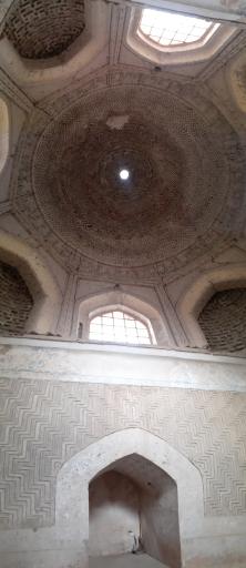 عکس آرامگاه امیر ارسلان جاذب