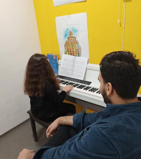 عکس آموزشگاه موسیقی چامه