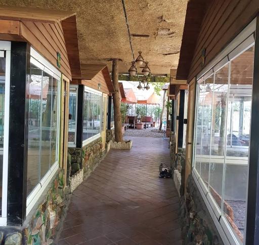 عکس رستوران گل صحرا