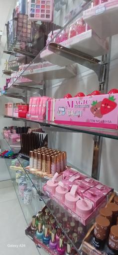 عکس لوازم آرایشی فیس لند