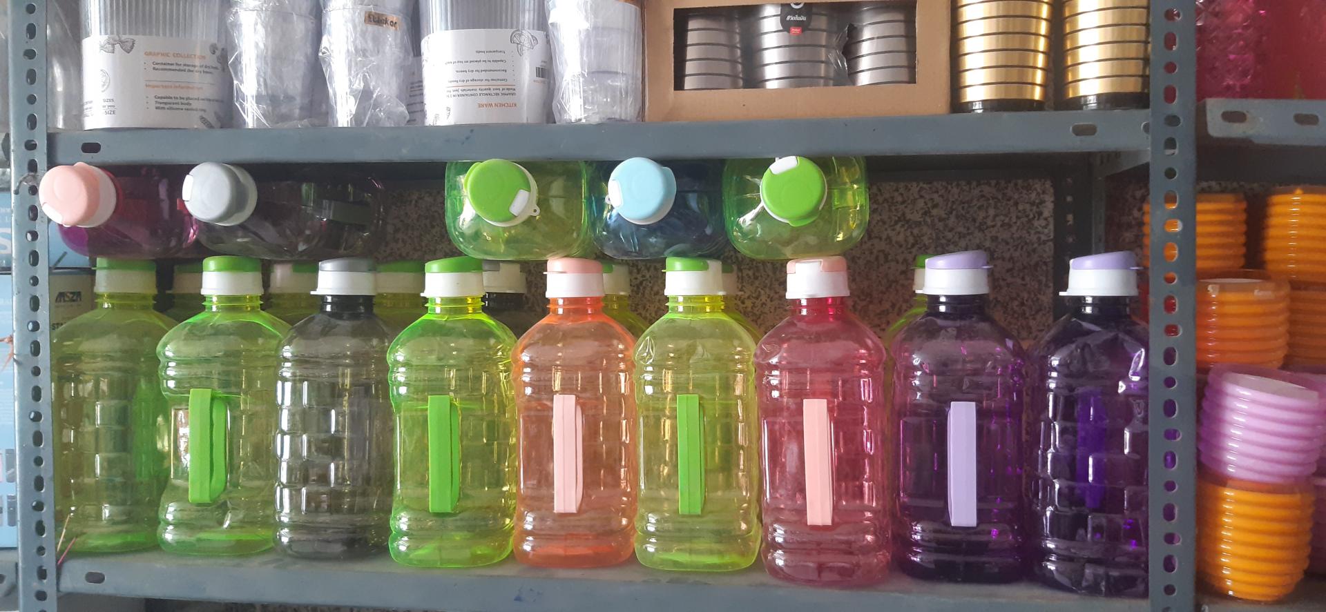 عکس پرنده فروشی و فروشگاه پلاستیک مدرن 