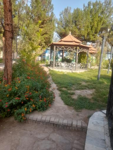 عکس رستوران لاله