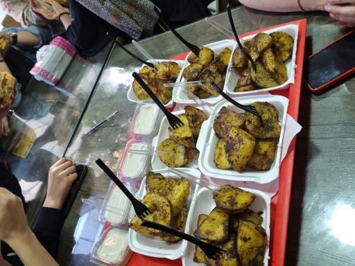 عکس کترینگ و فست فود سالوت