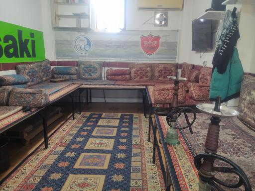 عکس کافه سنتی و قلیان سرا رفقا