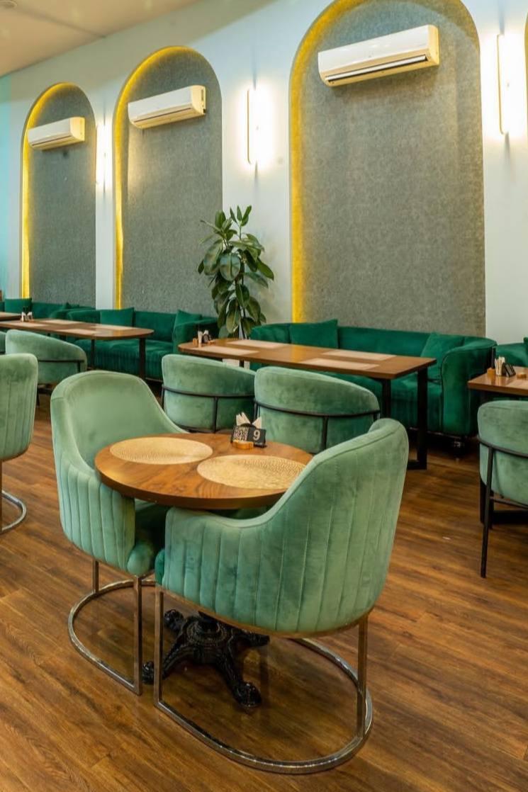 عکس کافه رستوران زیگورات 