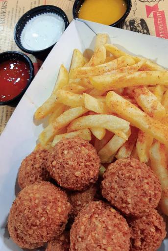 عکس ساندویچ پسر اهوازی