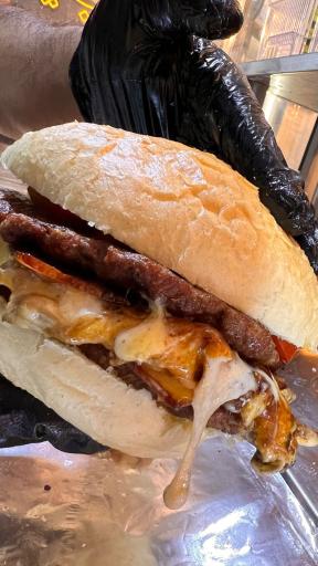 ساندویچ پسر اهوازی