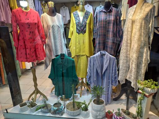 عکس مانتو سرای شیک پوشان