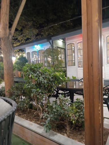 عکس باغ رستوران دلوین