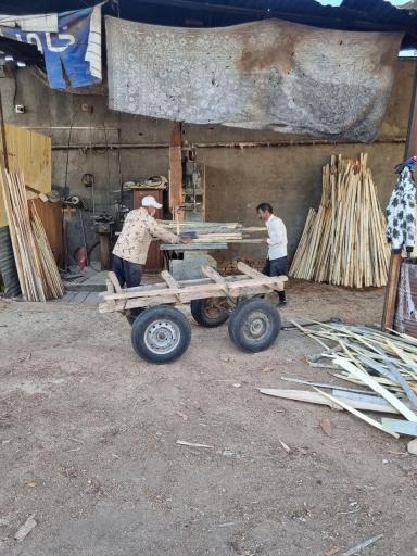 عکس چوب فروشی ساحل