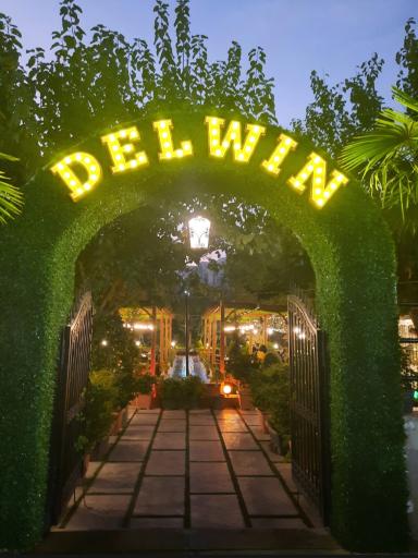 عکس باغ رستوران دلوین