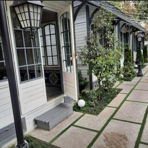 عکس باغ رستوران دلوین