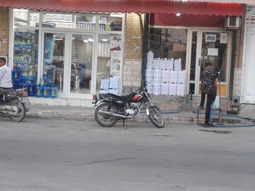 عکس فروشگاه لوازم تصفیه آب خانگی و صنعتی آب سفید
