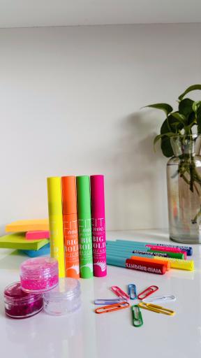 عکس لوازم آرایشی و مراقبت پوستی زیبانو