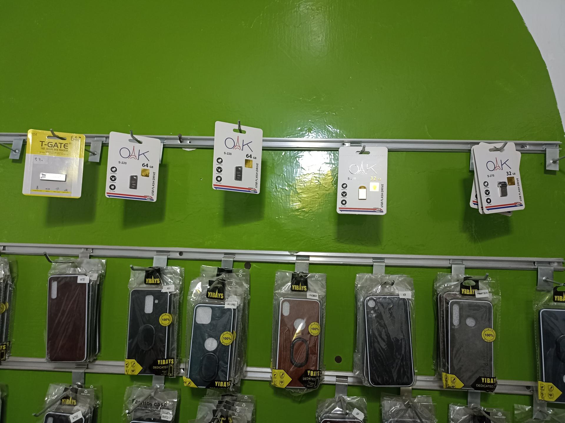 عکس کافی نت و محصولات فرهنگی تکامل ذهن