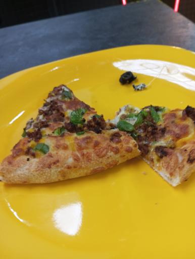 عکس پیتزا سیسیز