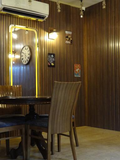 عکس کافه تاج 