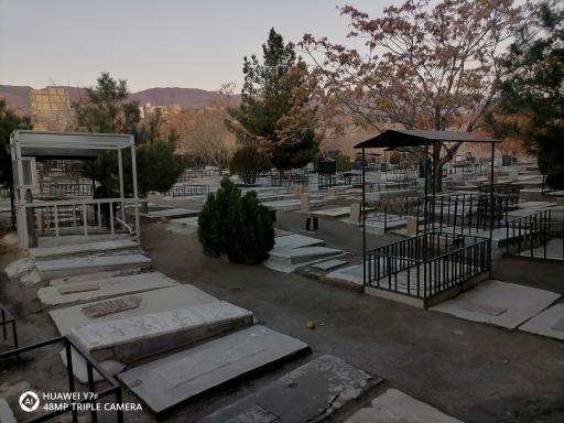 عکس قبرستان ملک عباسی