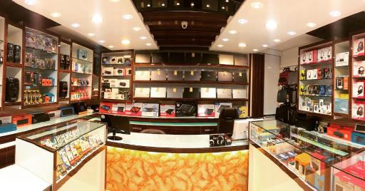 عکس فروشگاه کامپیوتر زرنگار