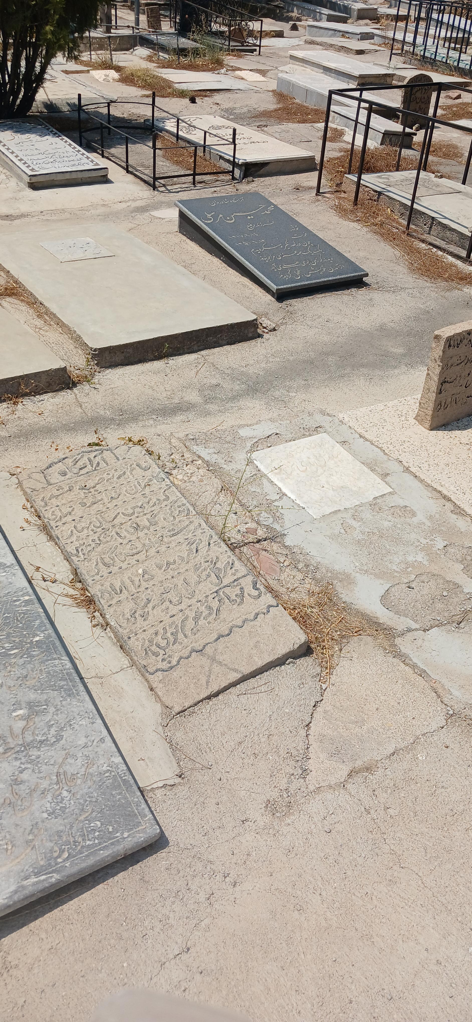 عکس قبرستان ملک عباسی