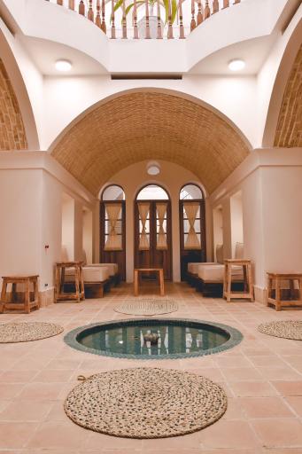 عکس هتل بوتیک دربند زواره