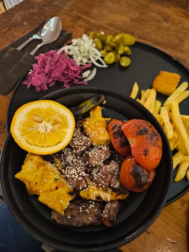 عکس کافه رستوران برنا